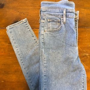 Levi Women's Skinny Blue Jean 26